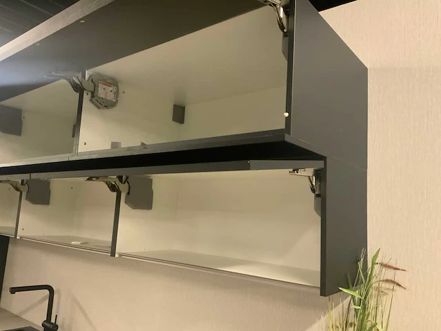 Novellini nove kuadra 2.0 showroom keuken hoekopstelling - afbeelding 22 van  33