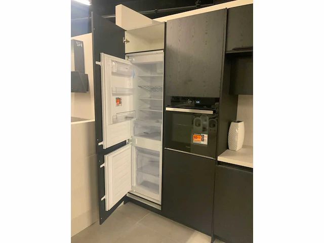 Novellini nove kuadra 2.0 showroom keuken hoekopstelling - afbeelding 28 van  33