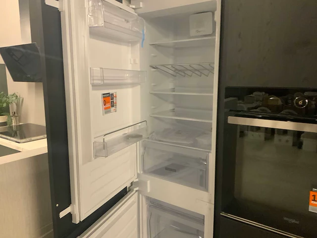 Novellini nove kuadra 2.0 showroom keuken hoekopstelling - afbeelding 30 van  33