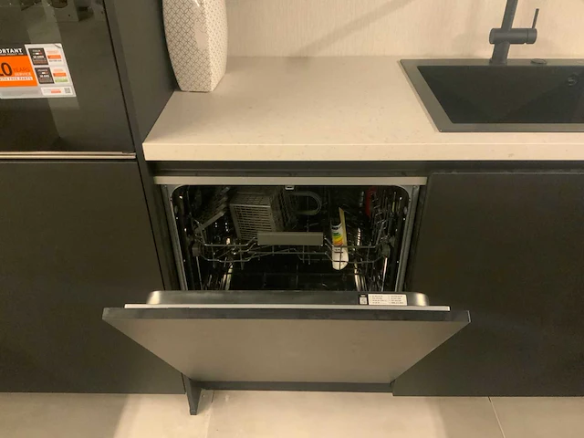 Novellini nove kuadra 2.0 showroom keuken hoekopstelling - afbeelding 33 van  33