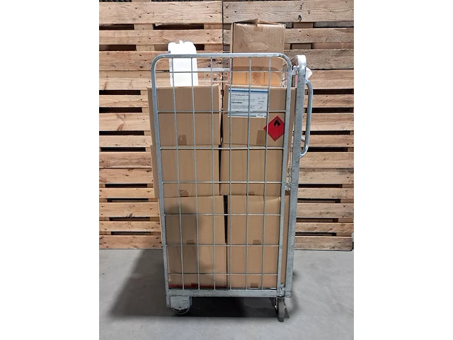 (ns materiaal) 17x doos a 5l jerrycan met reinigingsvloeistof nova, handalcohol 75%, 2020 - afbeelding 4 van  5