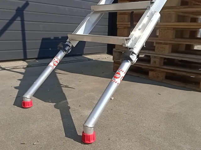(ns materiaal) 2x aanbouw steigertrap, altrex, 2014 - afbeelding 8 van  13
