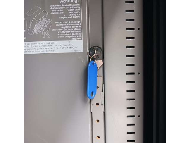 (ns materiaal) 3x lockerkast en 1x roldeurkast - afbeelding 11 van  19