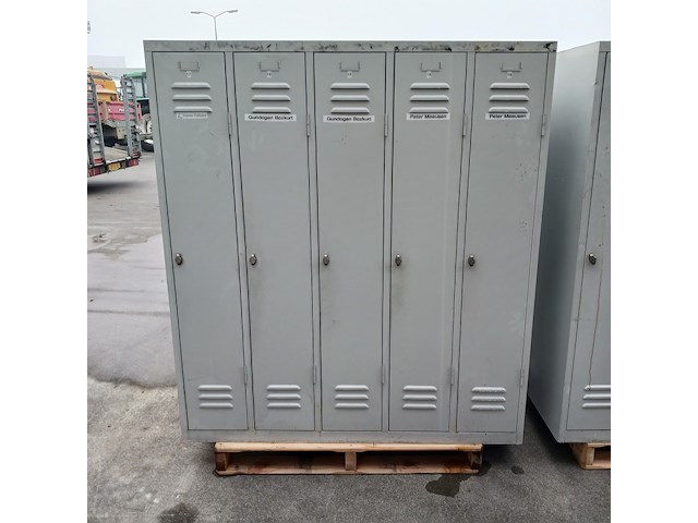 (ns materiaal) 4x lockerkast met bankjes - afbeelding 23 van  24