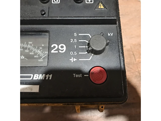 (ns materiaal) analoge isolatieweerstandtester, megger, bm11 - afbeelding 5 van  10