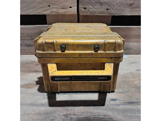 (ns materiaal) analoge isolatieweerstandtester, megger, bm11 - afbeelding 10 van  10