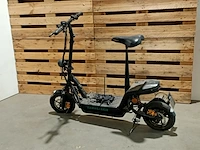 (ns materiaal) elektrische vouw scooter - afbeelding 1 van  8