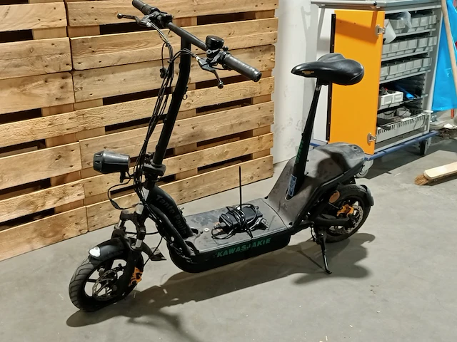 (ns materiaal) elektrische vouw scooter - afbeelding 3 van  8