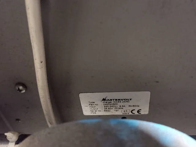 (ns materiaal) mobiele acculader - afbeelding 5 van  6