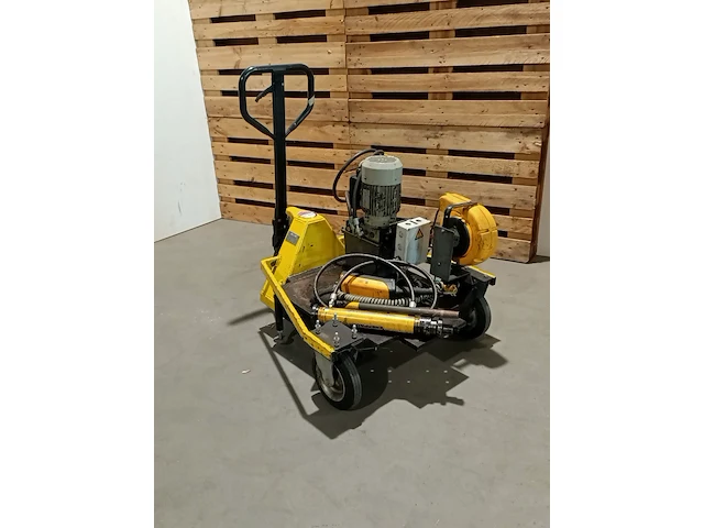 (ns materiaal) mobiele hydro pomp - afbeelding 1 van  8