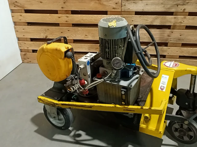 (ns materiaal) mobiele hydro pomp - afbeelding 4 van  8