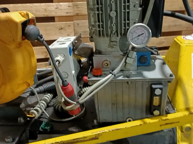 (ns materiaal) mobiele hydro pomp - afbeelding 5 van  8