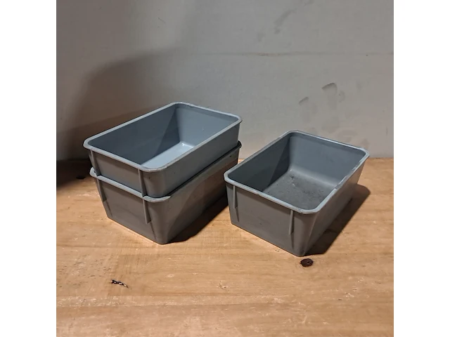 (ns materiaal) partij inzetbakjes, rako, incl. bak met plastic clips - afbeelding 1 van  11