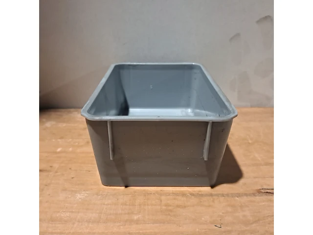 (ns materiaal) partij inzetbakjes, rako, incl. bak met plastic clips - afbeelding 5 van  11