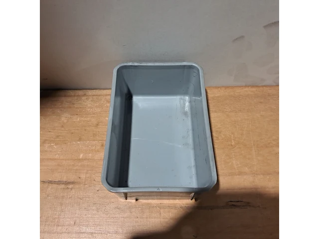 (ns materiaal) partij inzetbakjes, rako, incl. bak met plastic clips - afbeelding 6 van  11