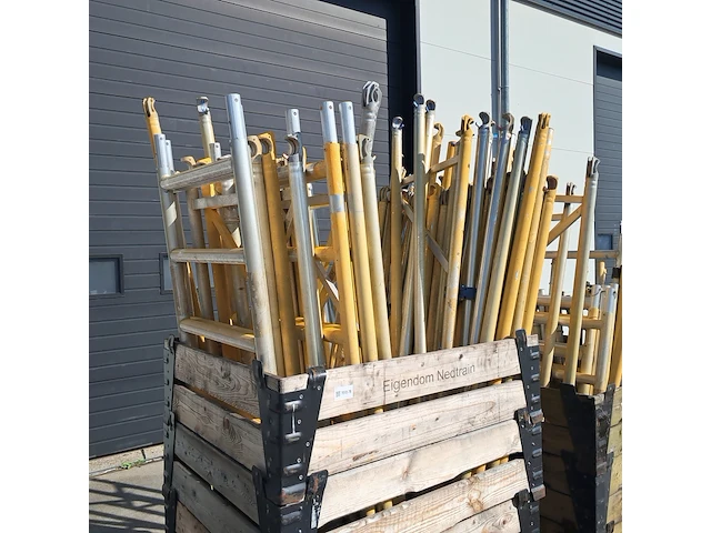 (ns materiaal) partij steigeronderdelen, wienese - afbeelding 5 van  15
