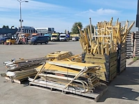 (ns materiaal) partij steigeronderdelen, wienese - afbeelding 11 van  15