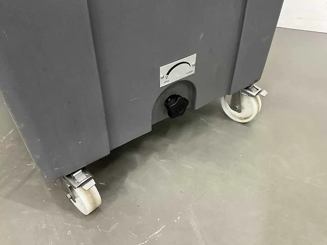 Ntf - gm 550a-q - ijsblokjesmachine met verrijdbare bunker - afbeelding 8 van  19