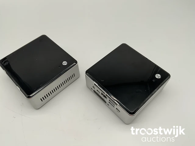 Nuc5i3myhe, core(tm) i3 5th gen, 8 gb ram, 128 gb ssd mini desktops - afbeelding 1 van  3