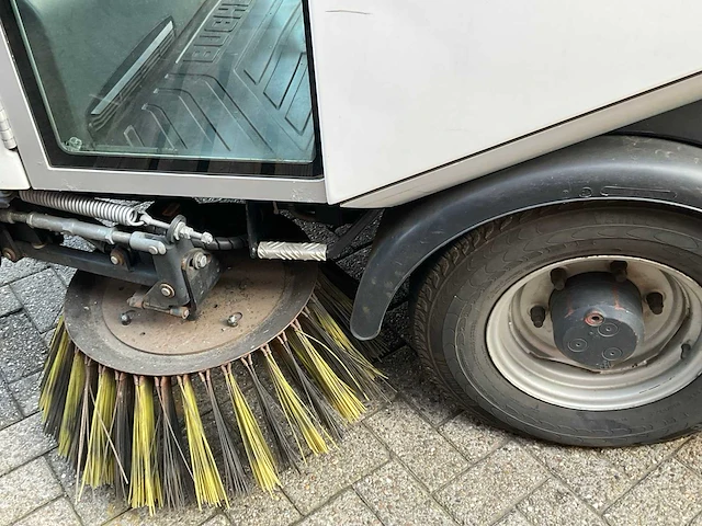 Nuchter citycat 2020 zelfrijdende veegmachine - afbeelding 11 van  20