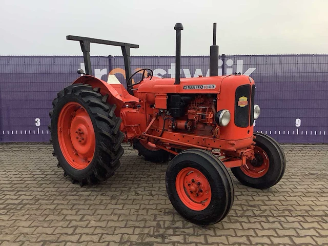 Nuffield - 10/60 - oldtimer tractor - afbeelding 10 van  17