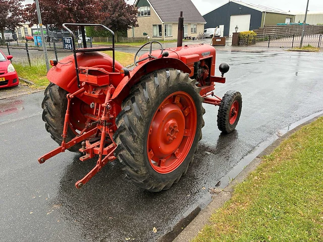 Nuffield - 4dm universal four - vintage tractor - 1957 - afbeelding 1 van  12