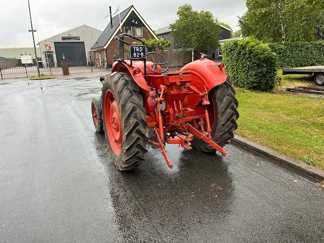 Nuffield - 4dm universal four - vintage tractor - 1957 - afbeelding 8 van  12