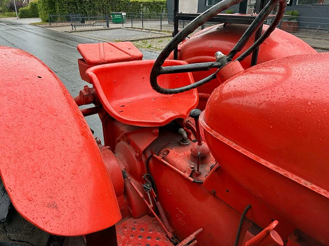 Nuffield - 4dm universal four - vintage tractor - 1957 - afbeelding 11 van  12
