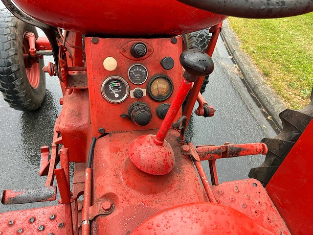 Nuffield - 4dm universal four - vintage tractor - 1957 - afbeelding 12 van  12