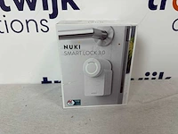 Nuki smart lock 3.0 elektrisch deurslot - slim slot - afbeelding 2 van  3