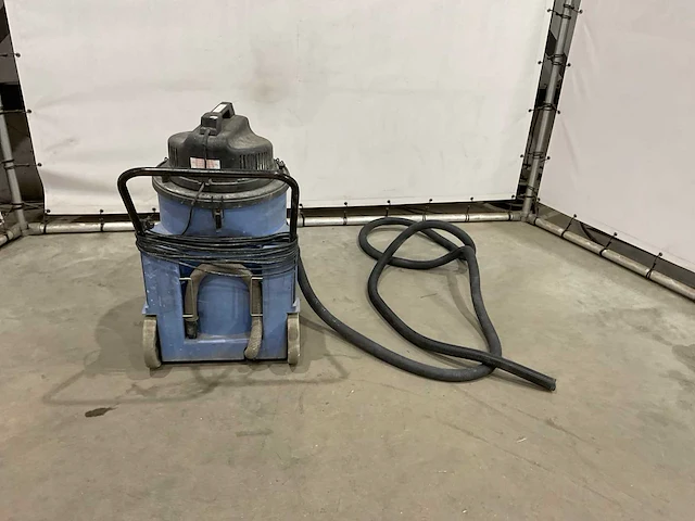 Numatic stofzuiger - afbeelding 4 van  7