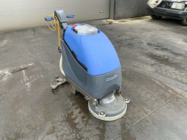 Numatic ttb4045/100 schrob-zuigmachine - afbeelding 1 van  6