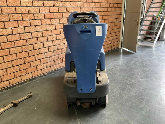 Numatic ttv 678/300t zelfrijdende vloerreiniger - afbeelding 4 van  11