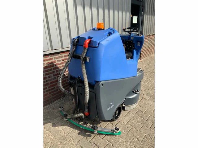 Numatic ttv678/300t zelfrijdende schrobmachine - afbeelding 12 van  20