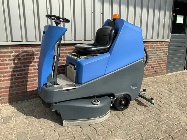 Numatic ttv678/300t zelfrijdende schrobmachine - afbeelding 1 van  20