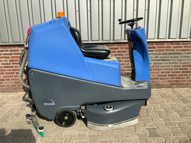 Numatic ttv678/300t zelfrijdende schrobmachine - afbeelding 5 van  20
