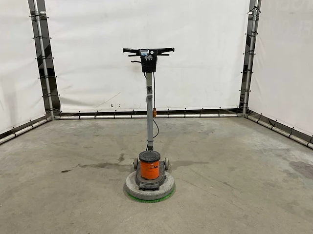 Numatic vloermachine - afbeelding 3 van  7