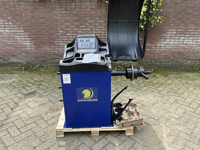 Nürnberg - wheel balancer 2020-b - banden balanceerapparaat - afbeelding 1 van  6