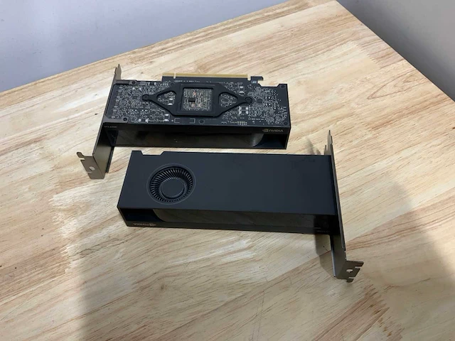 Nvidia quadro rtx a2000 12gb 4mdp (2x) - afbeelding 1 van  9