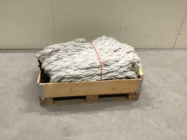 Nylon rekkertouw. circa 80mm. circa 25m. - afbeelding 2 van  3