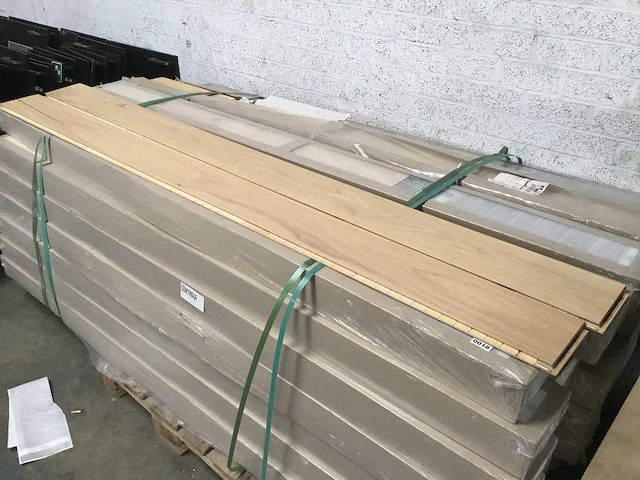 Oak bevelled - laminaat (40x) - afbeelding 1 van  5