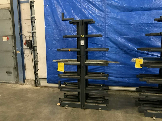 Obk dubbelzijdige stafmateriaal draagarmstelling - afbeelding 1 van  4