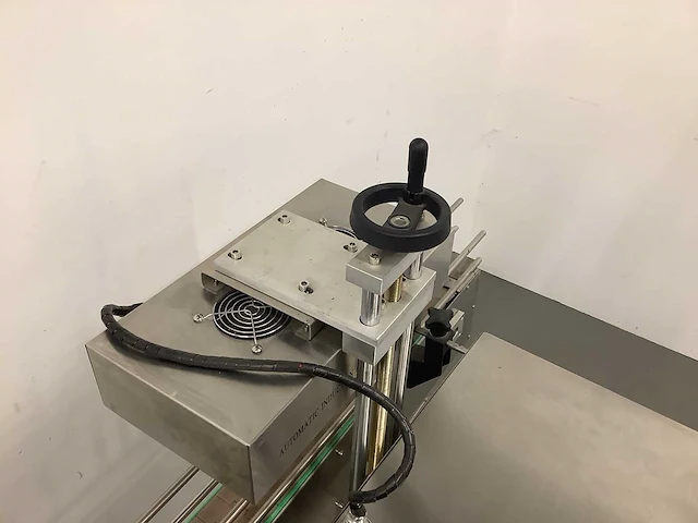 Oceanpacking - glf-1800 - inductie aluminiumfolie seal machine - afbeelding 4 van  16