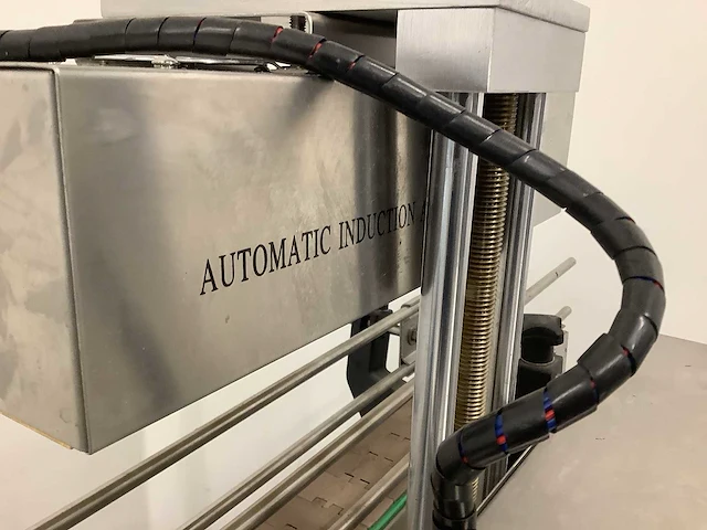 Oceanpacking - glf-1800 - inductie aluminiumfolie seal machine - afbeelding 6 van  16