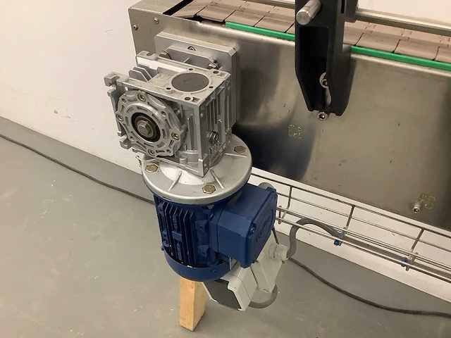 Oceanpacking - glf-1800 - inductie aluminiumfolie seal machine - afbeelding 8 van  16