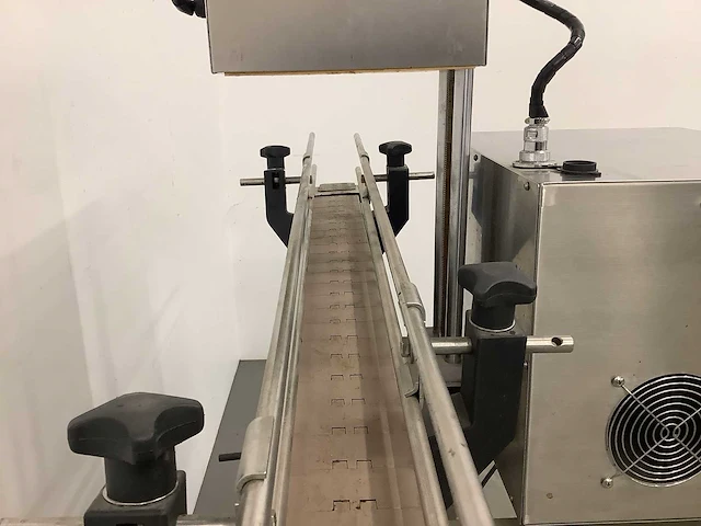 Oceanpacking - glf-1800 - inductie aluminiumfolie seal machine - afbeelding 11 van  16
