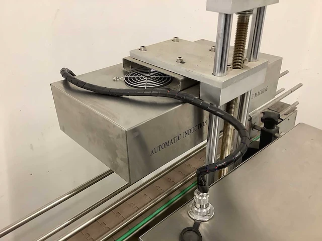 Oceanpacking - glf-1800 - inductie aluminiumfolie seal machine - afbeelding 13 van  16