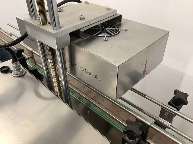 Oceanpacking - glf-1800 - inductie aluminiumfolie seal machine - afbeelding 14 van  16