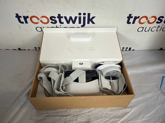 Oculus quest 2 vr bril - standalone - 128gb - afbeelding 2 van  2