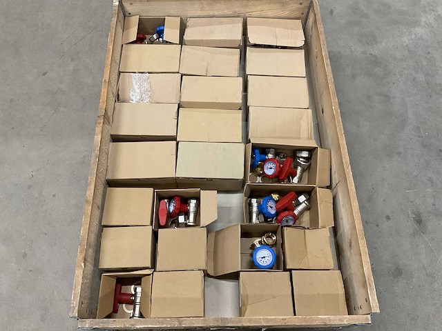 Oeg partij pompgroep armaturen - afbeelding 1 van  7